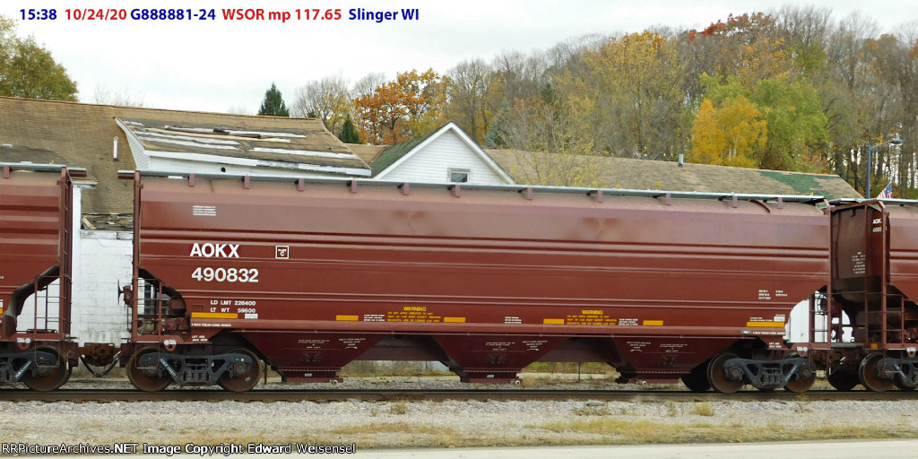 G888-81-24 grain loaded on the WSOR heads thru the Slinger interlocking to the CN mainline