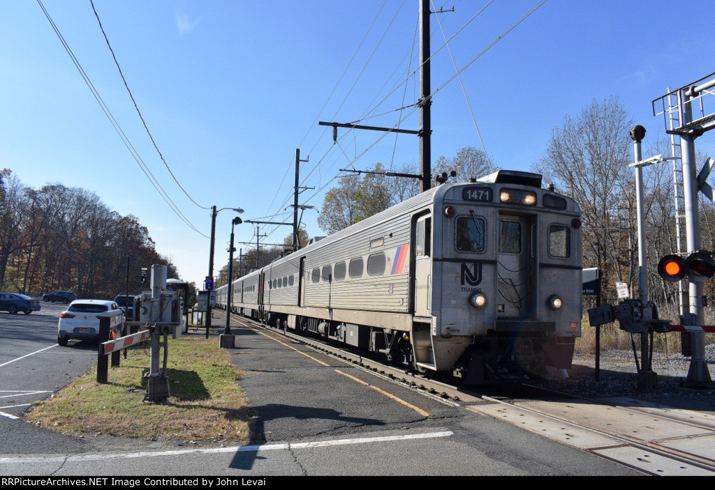 NJT Train # 424 departing Gillette Station