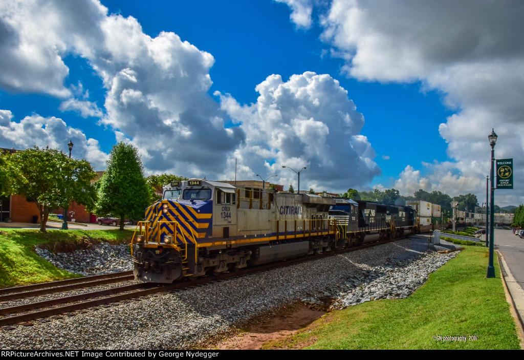 Citirail CREX 1344 is leading an intermodal train