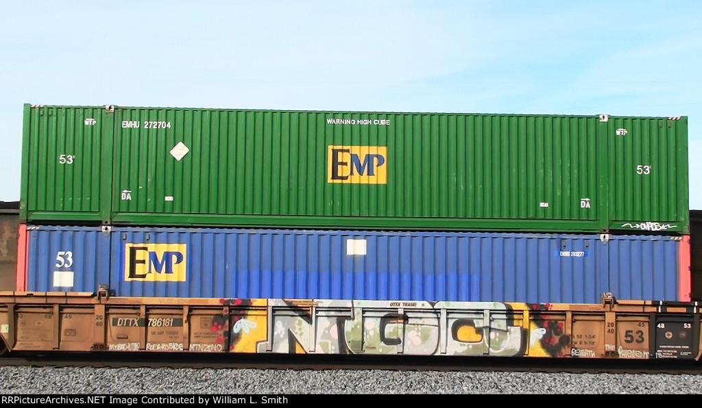 UntitledEB Intermodbl Frt at Jean NV Grade Crossing -23