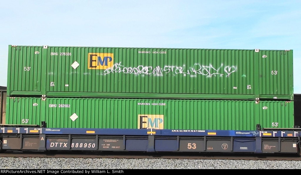 EB Intermodal Frt at Jean NV Grade Crossing -32