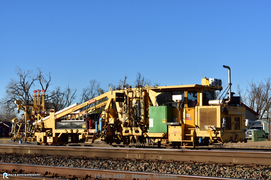 BNSF X5400441 Tamper