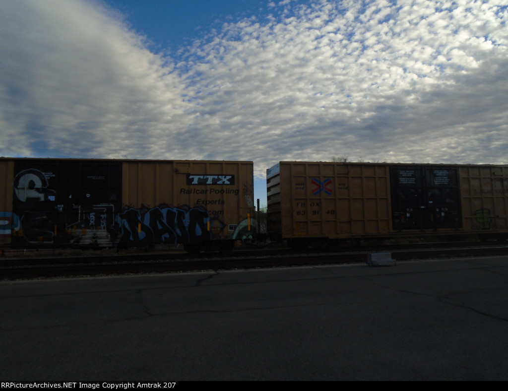 TTX Boxcar #639140 Heads West at Tucson 