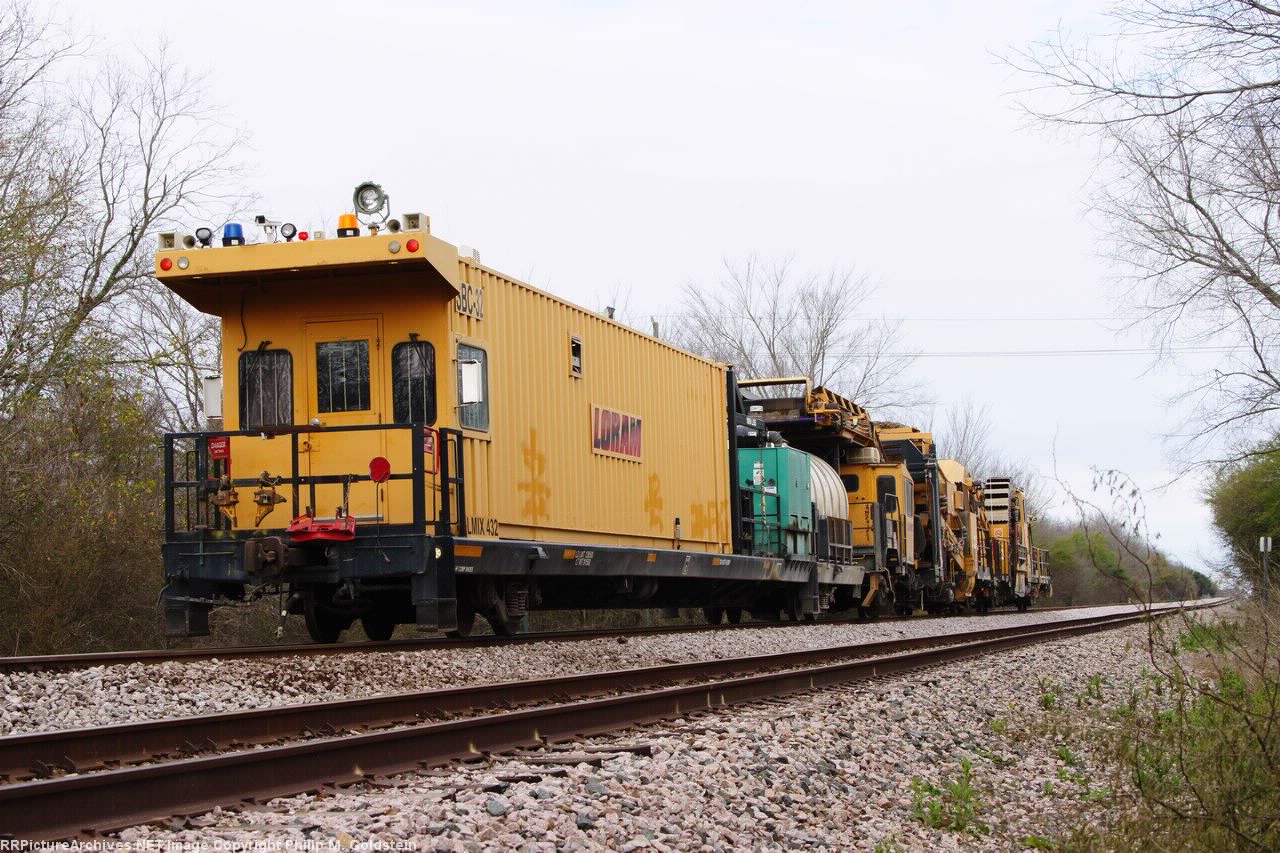 LMIX 432 Loram Shoulder Ballast Cleaner SBC 32 (Plasser American)