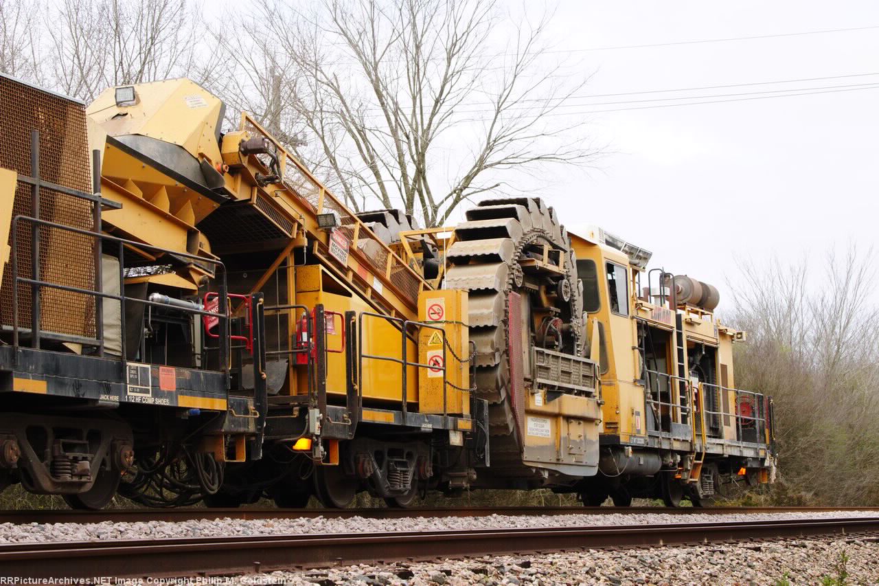 LMIX 432 Loram Shoulder Ballast Cleaner SBC 32 (Plasser American)