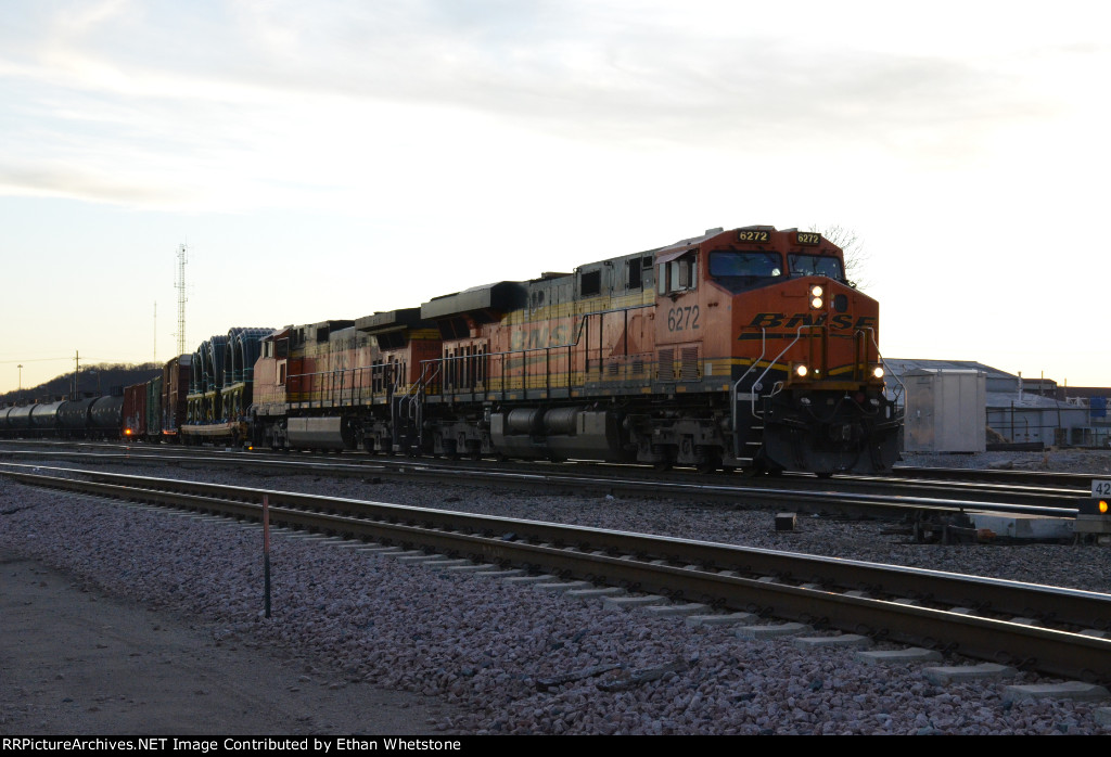 BNSF 6272