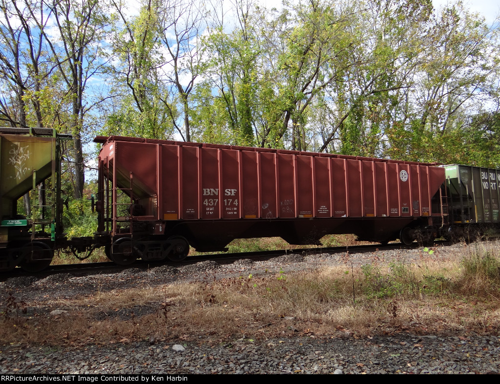 BNSF 437174