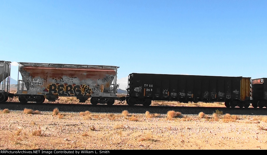 WB Manifest Frt at Erie NV -41