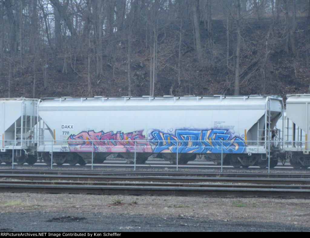 DAKX 778