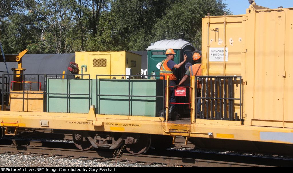 LMIX 108- Loram Rail Train