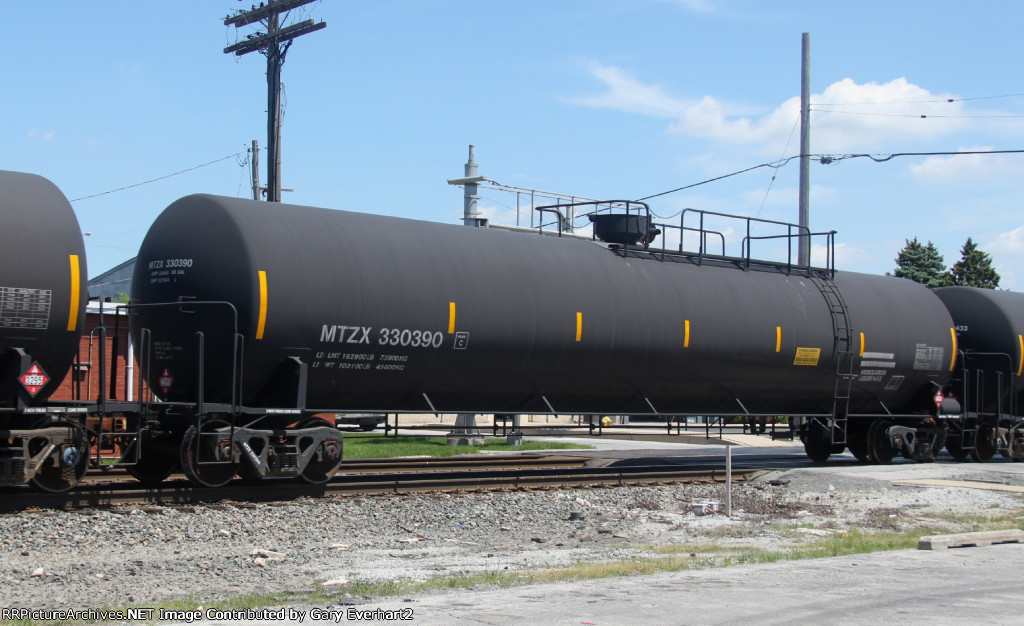MTZX 330390 - Mitsui Rail Services