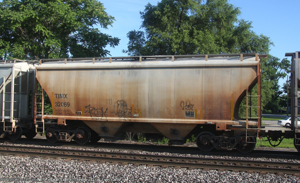 TIMX 32069 - Trinity Industries Leasing