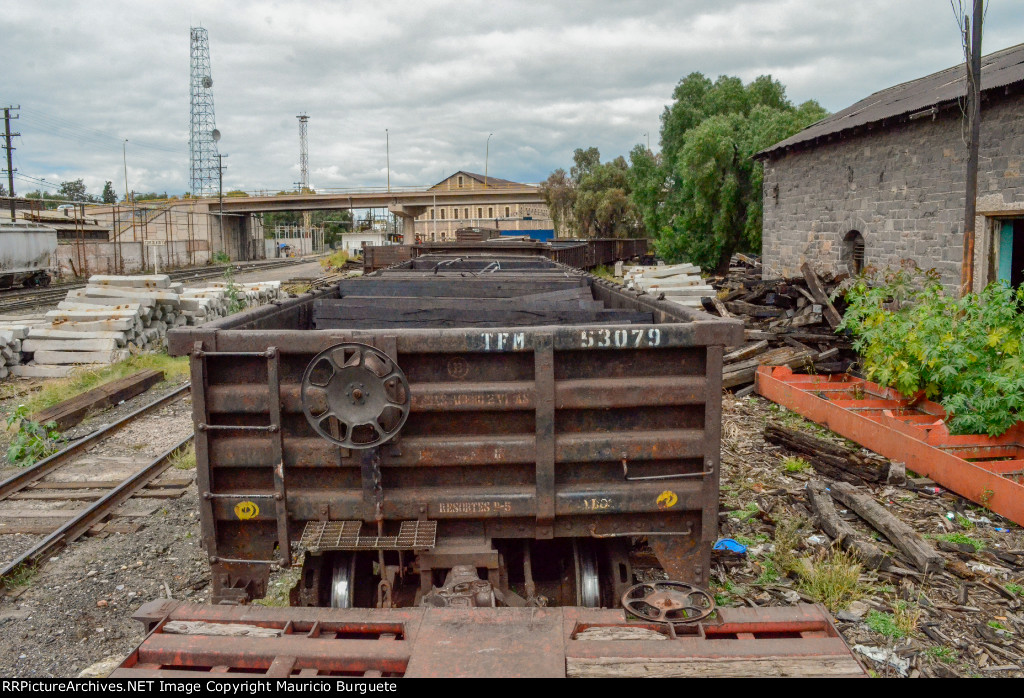 TFM Gondola with used wood ties