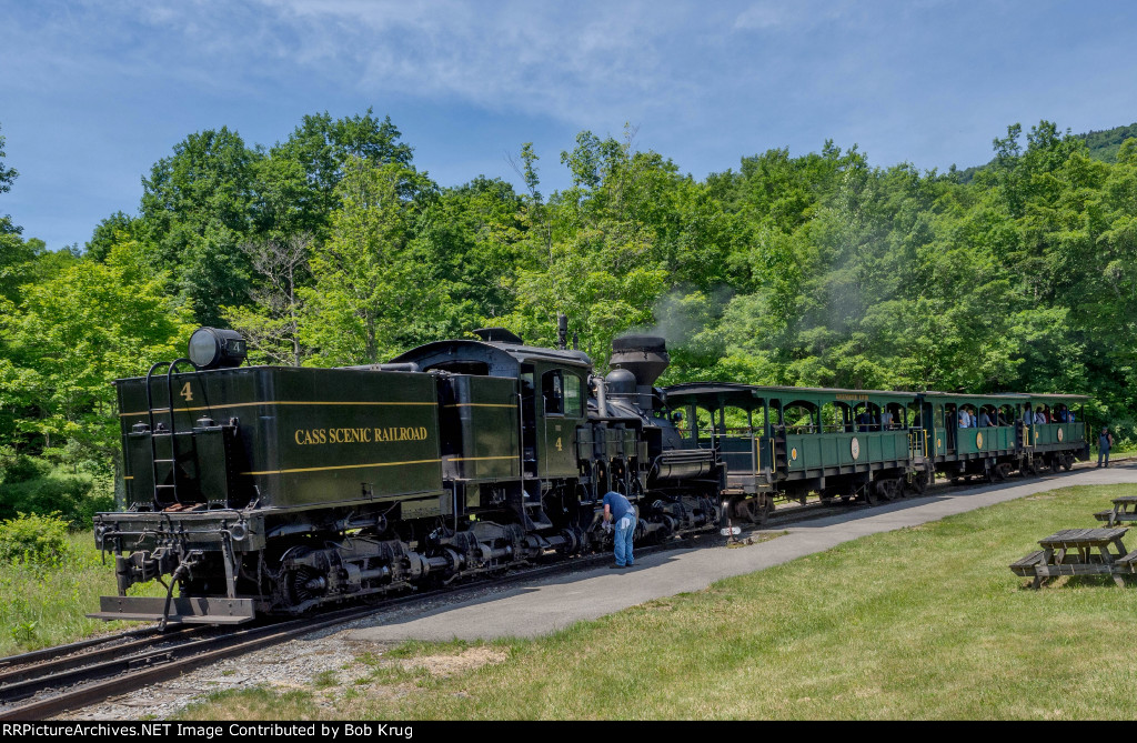 CASS 4 simmers at Whittaker after shoving the 3-car morning train up from Cass