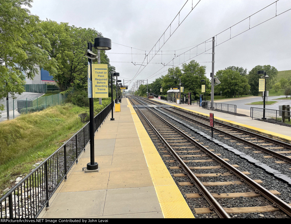 Warren Rd Light Rail Station