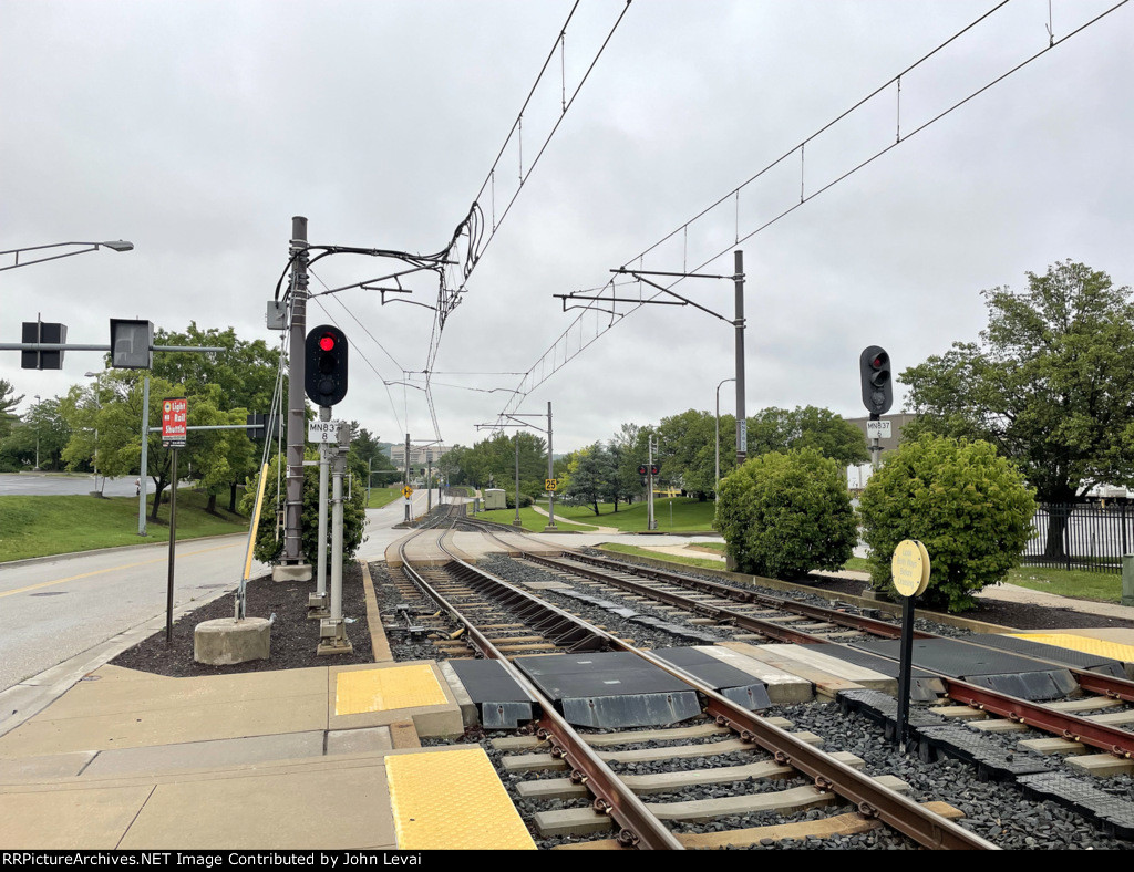 Gilroy Rd Light Rail Station-looking north