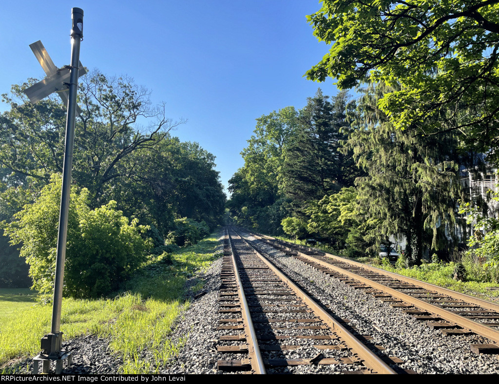Garrett Park MARC Station-looking east