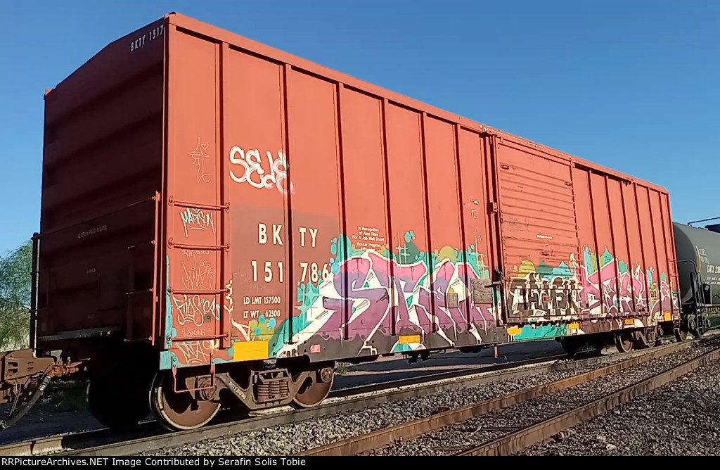 BKTY 151786 Con Grafiti