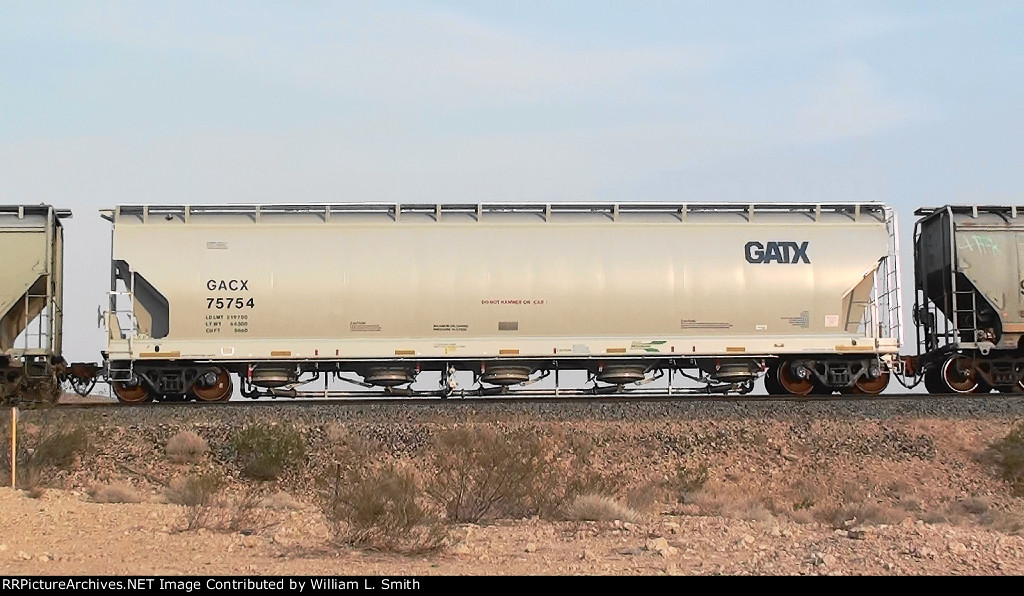 WB Heavy Manifest Frt at Erie NV -64