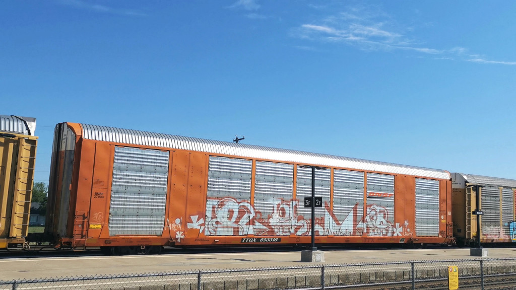 BNSF 27034 (Body) TTGX 693318 (Flat)