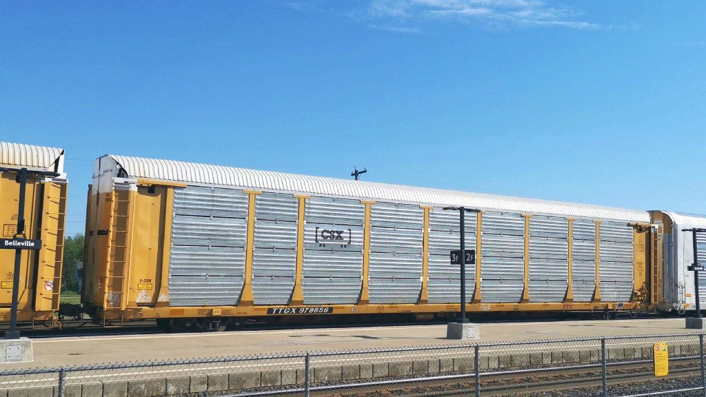 CSX B3204 (Body) TTGX 978656 (Flat)