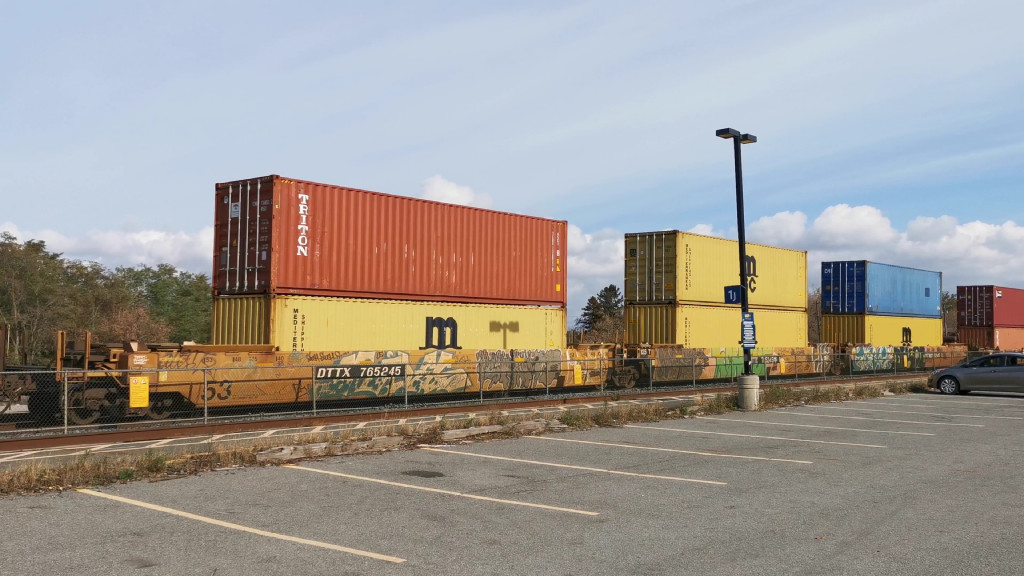 DTTX 765245 (Triple Well Car Altogther)