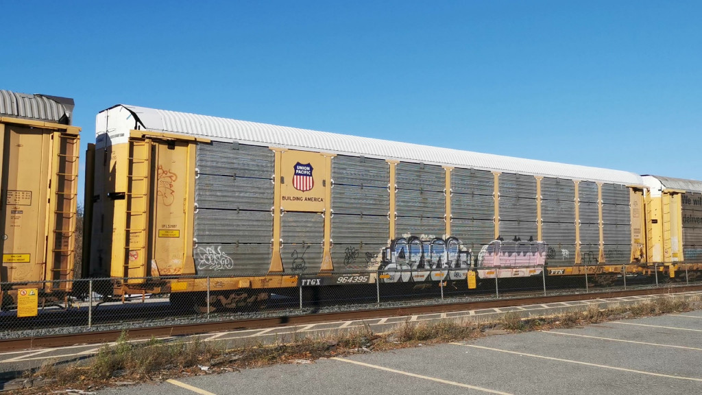 UP L52687 (Body) TTGX 964395 (Flat)