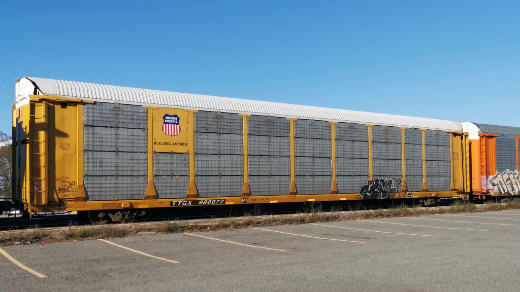 UP L90869 (Body) TTGX 980072 (Flat)