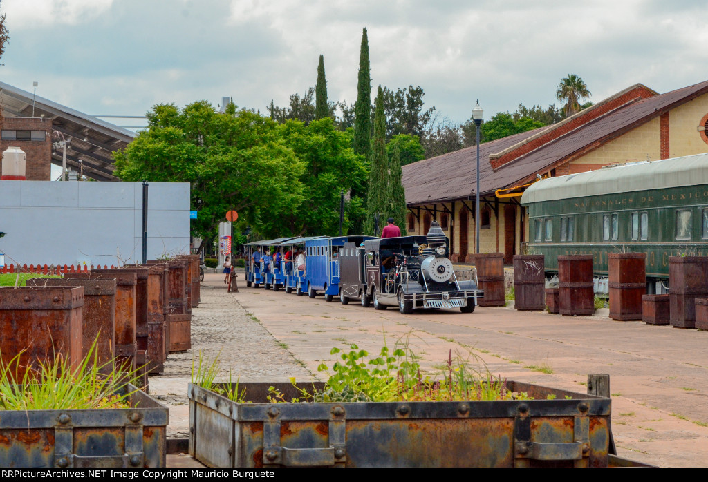 Tres Centurias Railway Museum tourist train