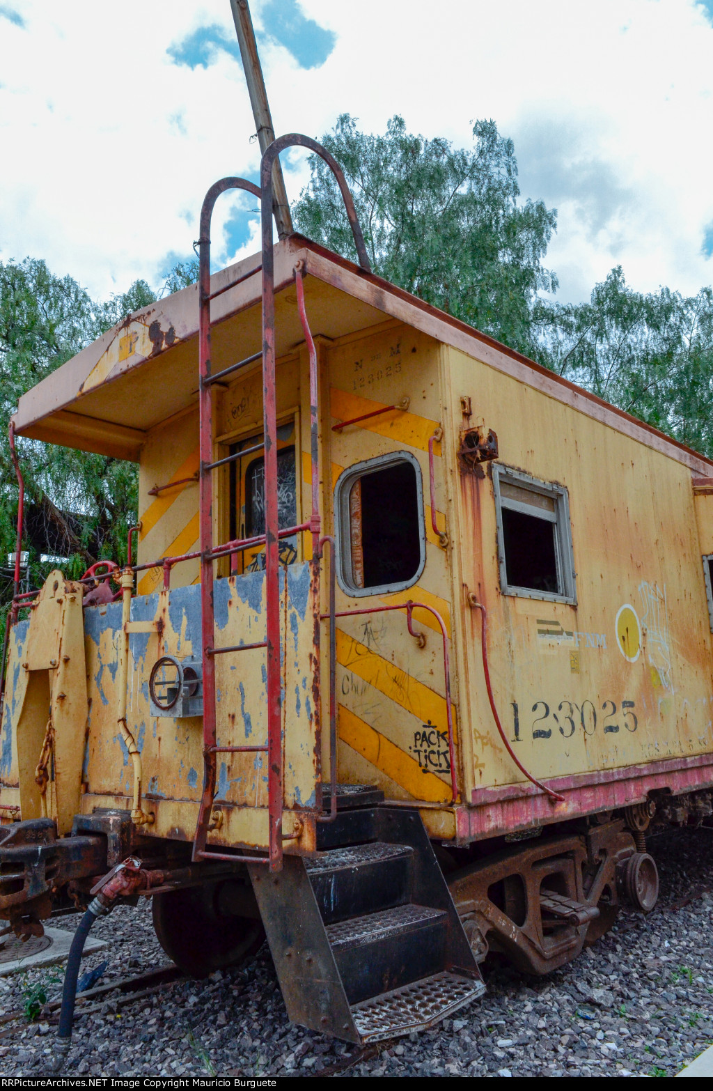 NdeM Caboose
