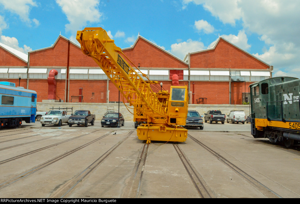 SBC Little Giant Workrane Crane