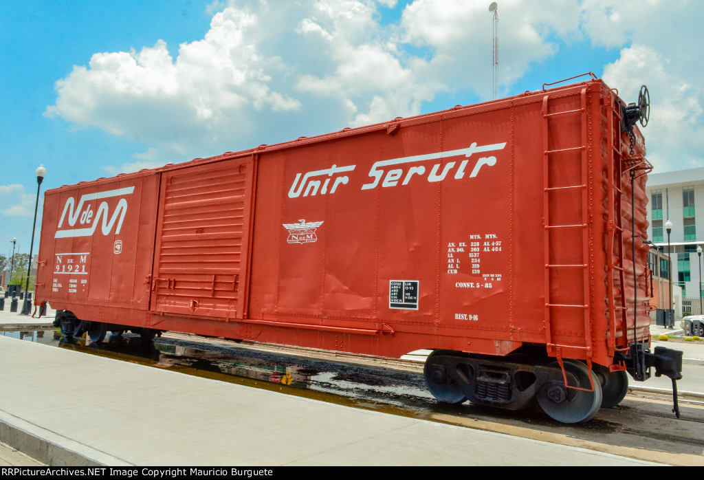 NdeM Box Car