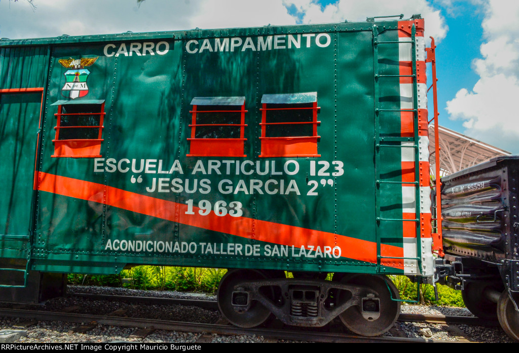 NdeM Camping car used as School