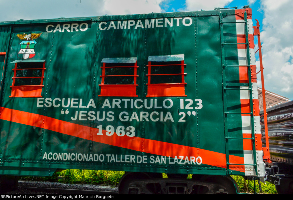 NdeM Camping car used as School