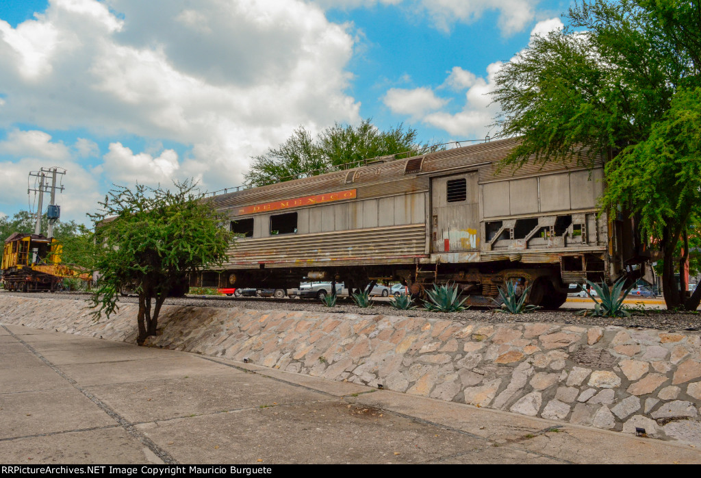 NdeM J.M. Pino Suarez Business car