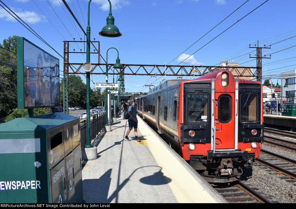 A MNR STM-GCT local receives passengers at the depot