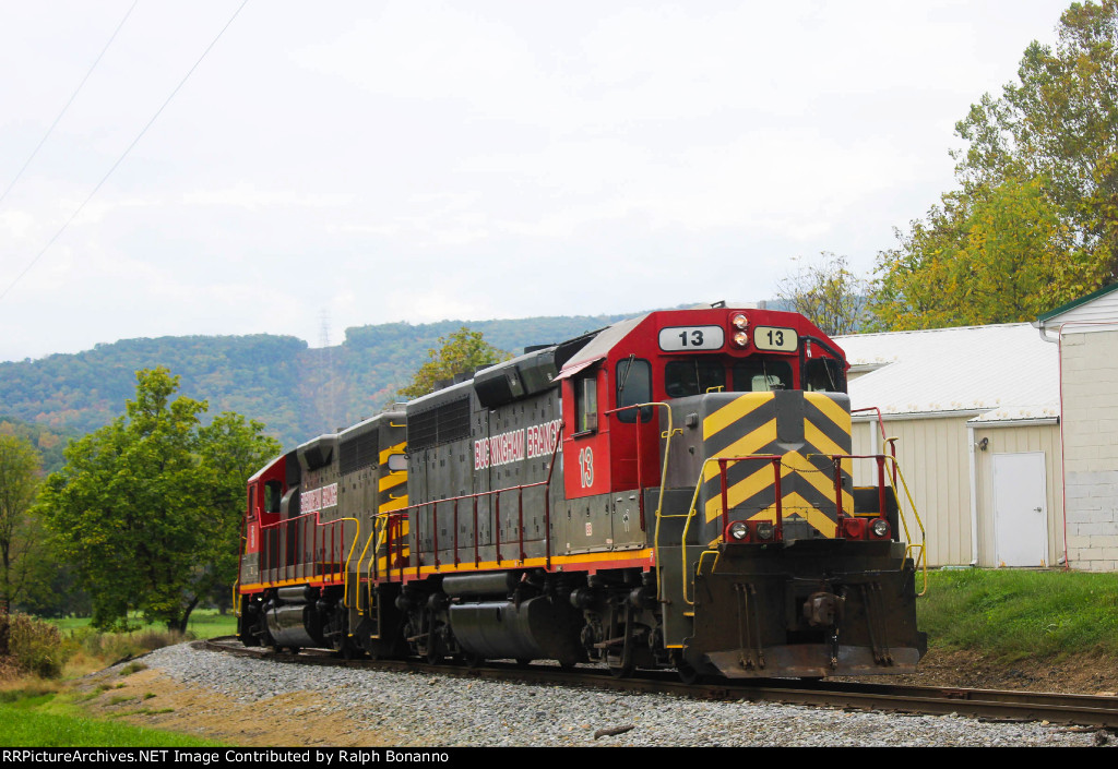 BB GP40's 13 and 5 reverse down the spur to the Stella Jones tie plant 