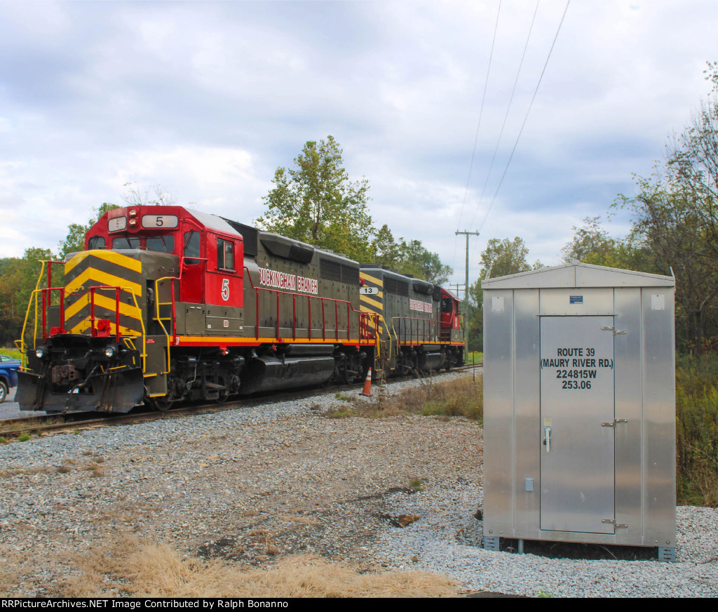 BB power waits to tie on to the outbound cars at the tie plant