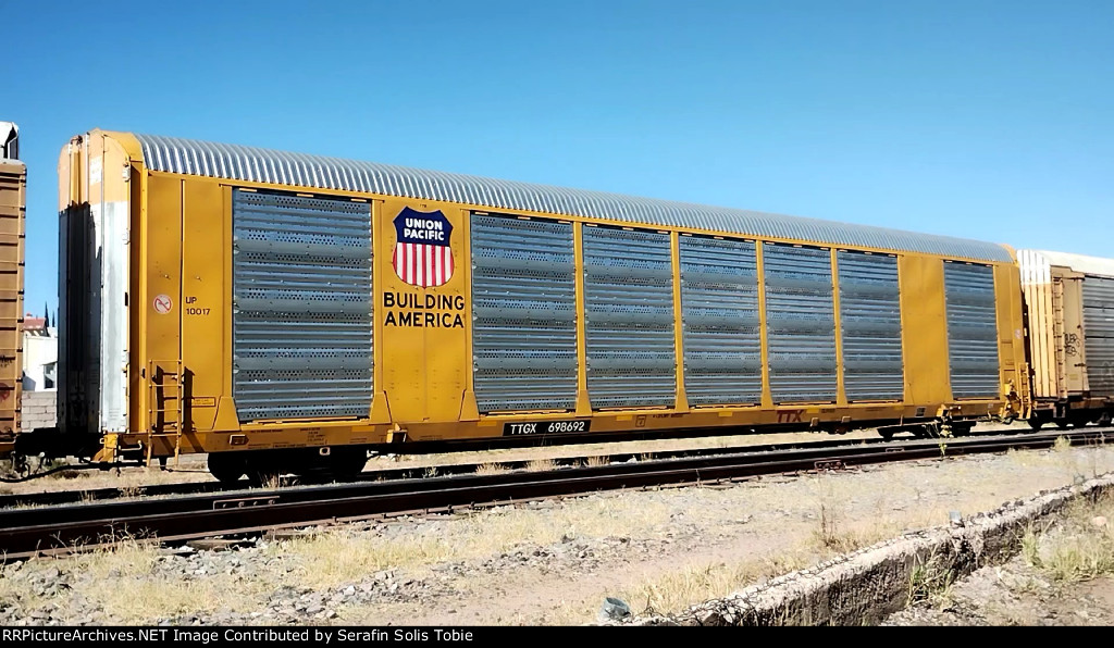 UP 10017 TTGX 698692