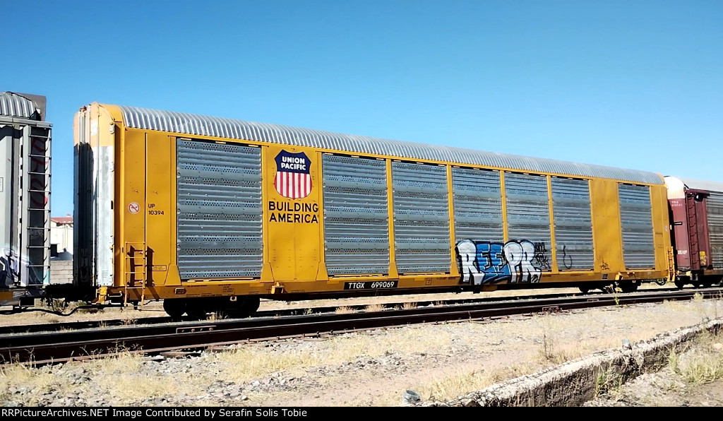 UP 10394 TTGX 699069