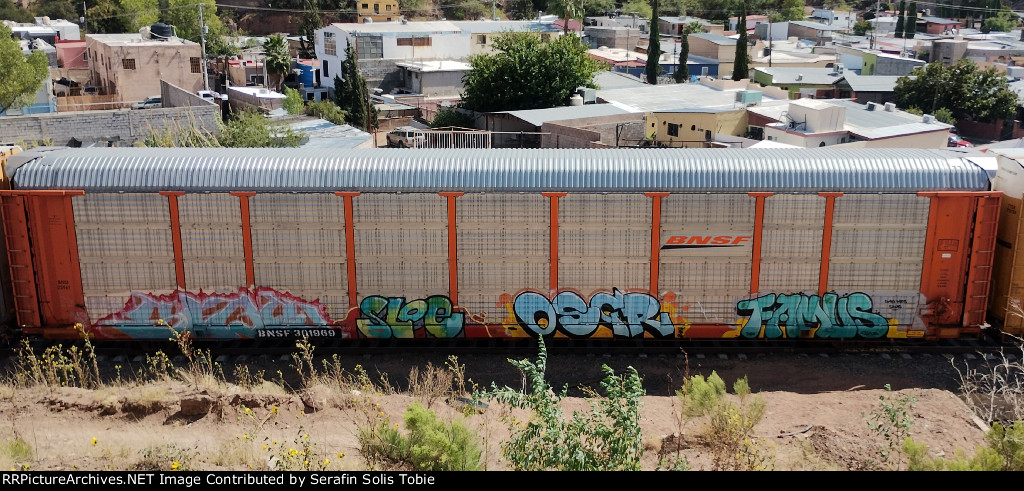 BNSF 22961 BNSF 301969