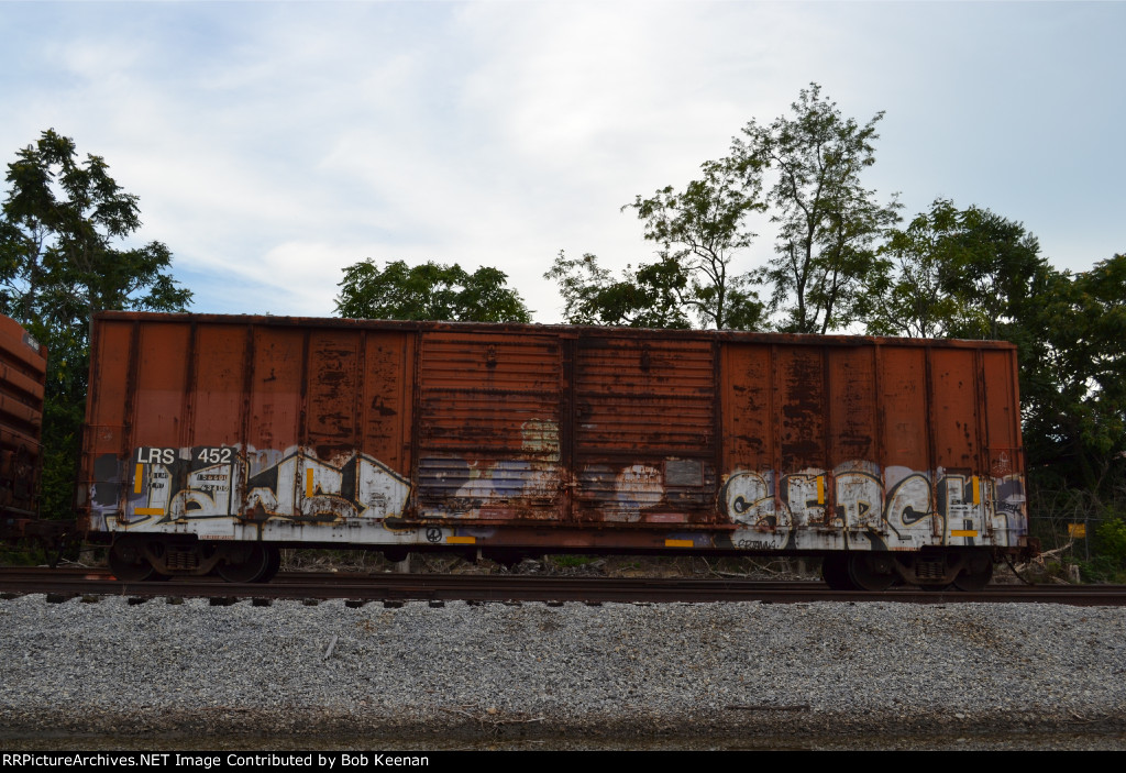LRS 452