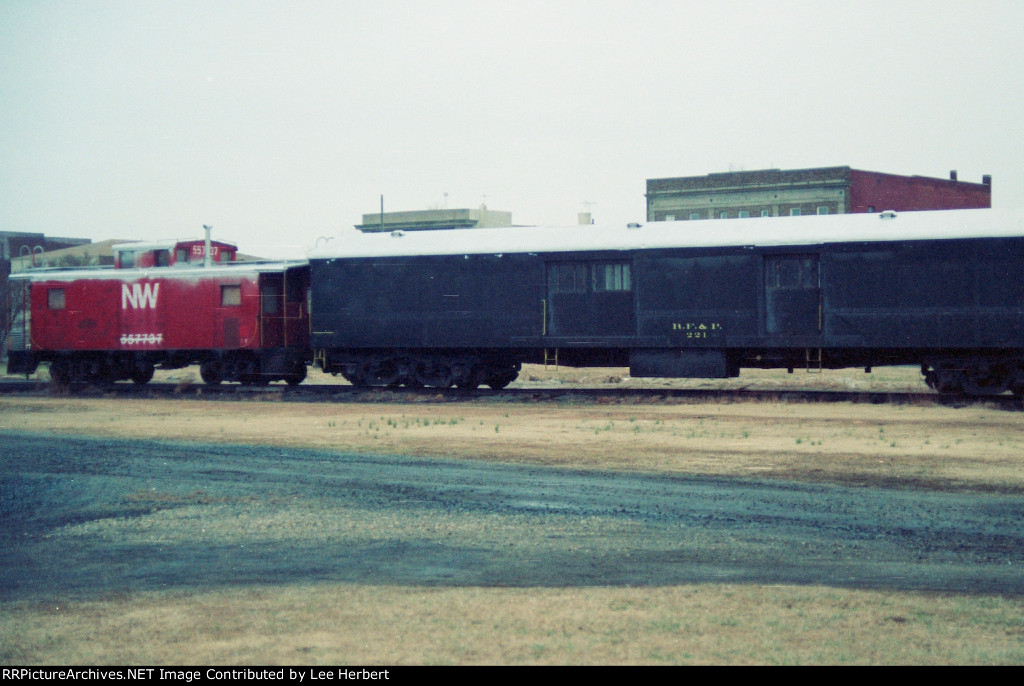 N&W caboose 557737