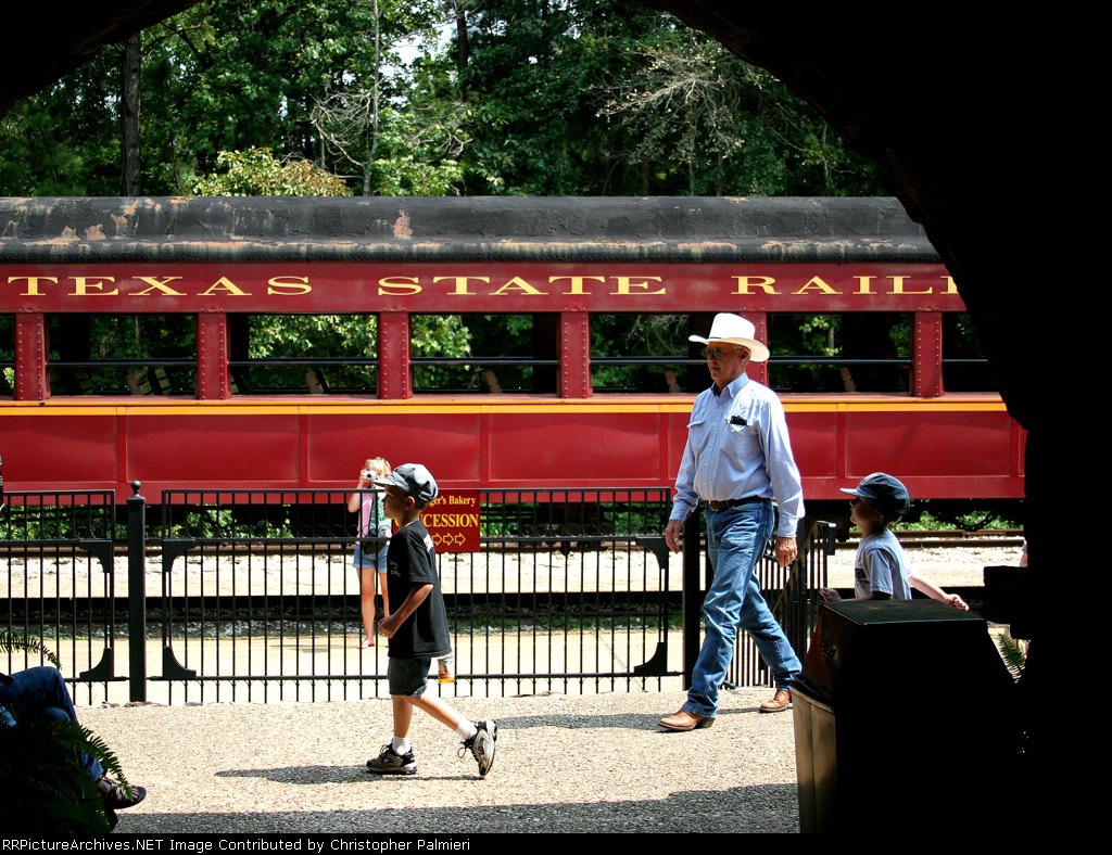 Passengers Detraining