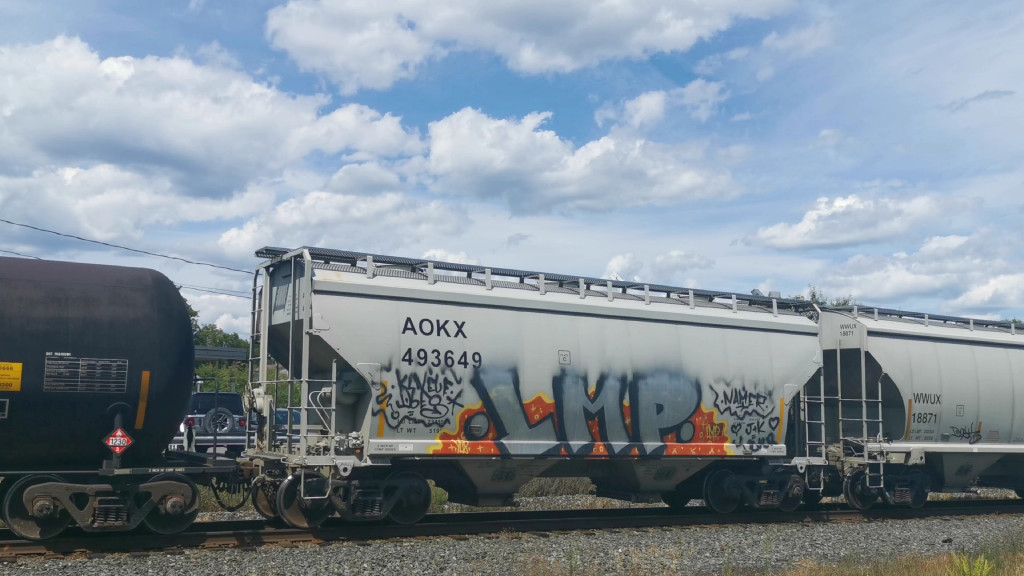 AOKX 493649