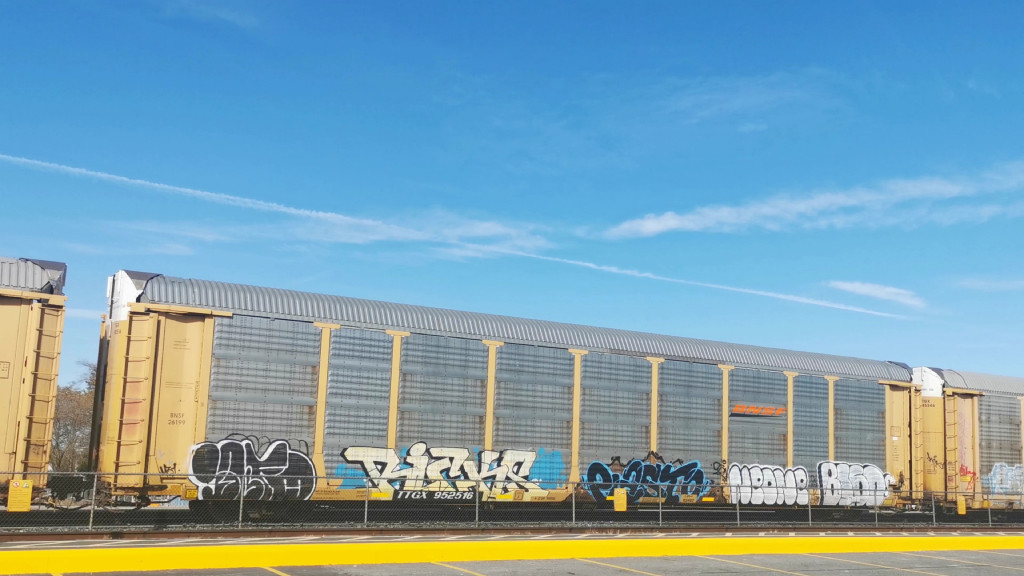 BNSF 26199 (Body) TTGX 952516 (Flat)