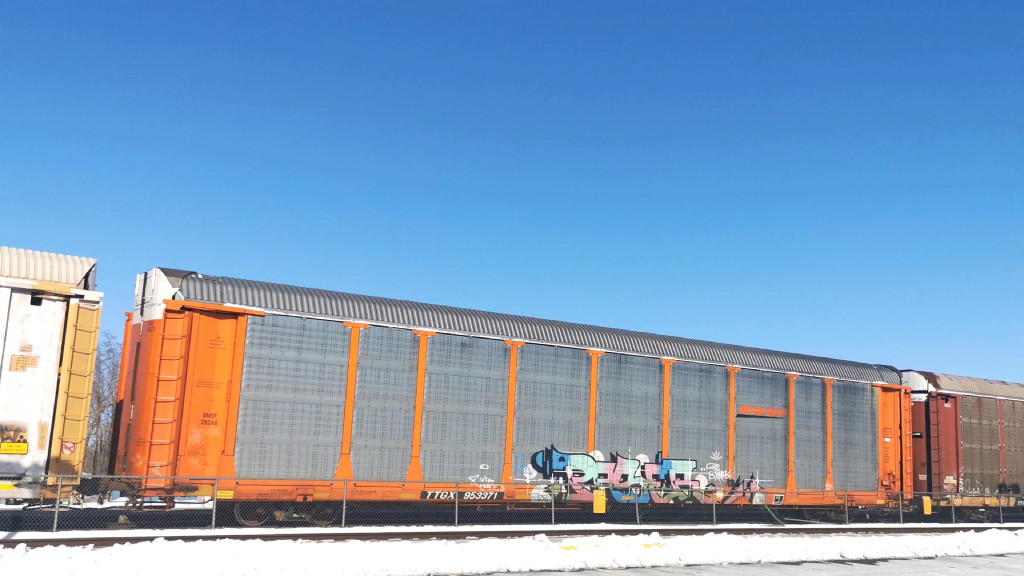 BNSF 28248 (Body) TTGX 953371 (Flat)