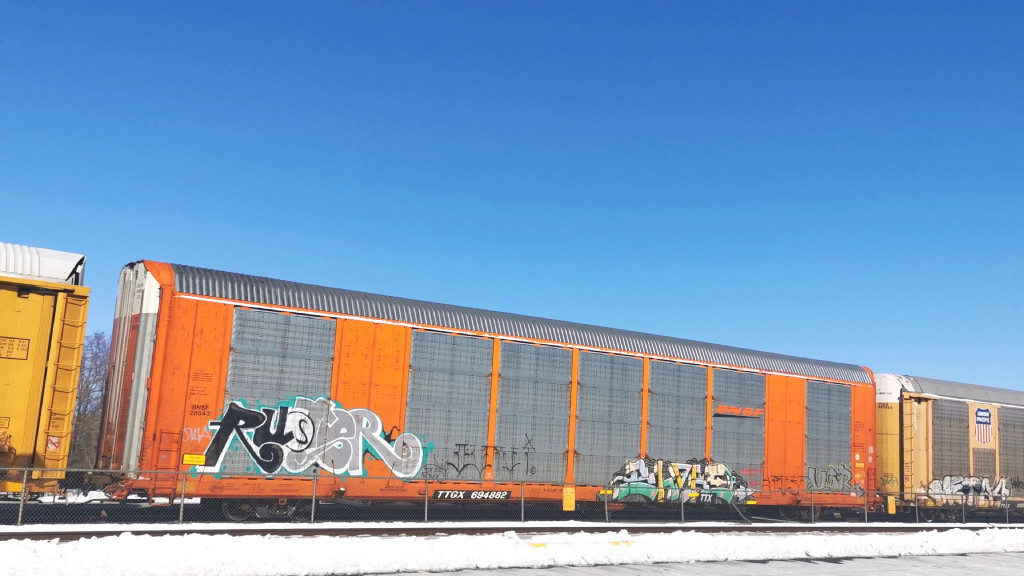 BNSF 28643 (Body) TTGX 694882 (Flat)