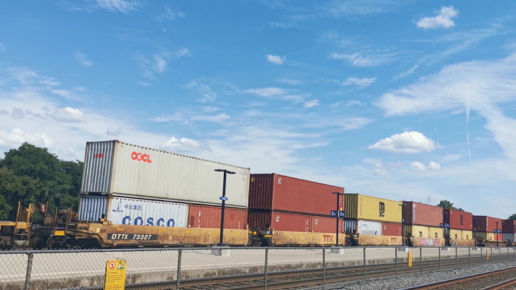 DTTX 73327 (5 Section Well Car Altogther)