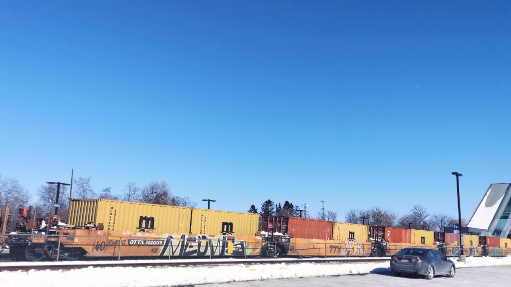 DTTX 743039 (5 Section Well Car Altogther)